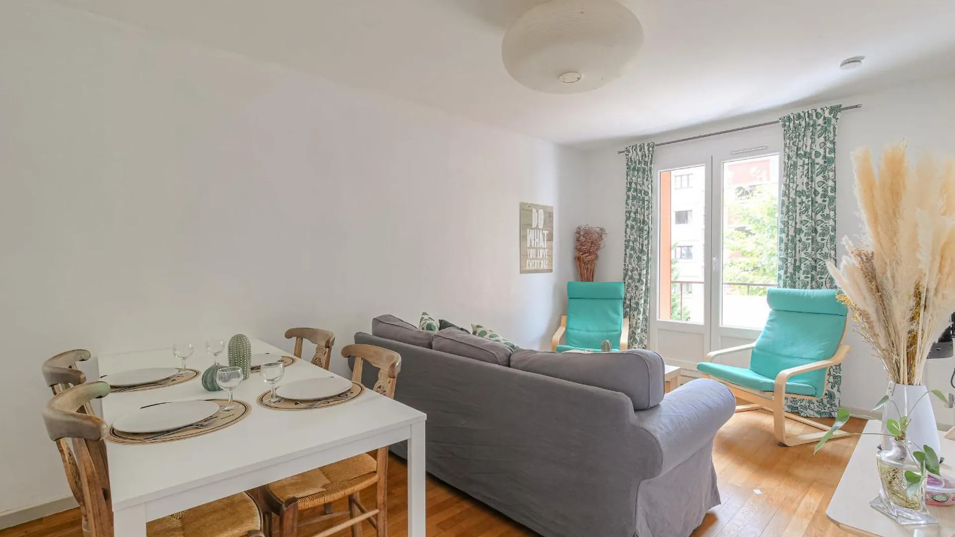 Charmant Et Chaleureux Proche Metro Gratte-Ciel Villeurbanne Apartment