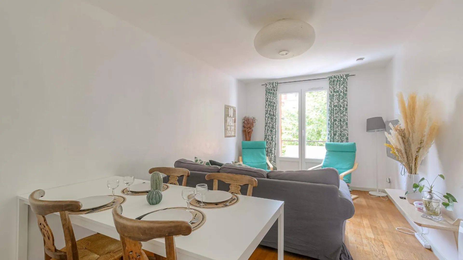 Charmant Et Chaleureux Proche Metro Gratte-Ciel Villeurbanne Apartment